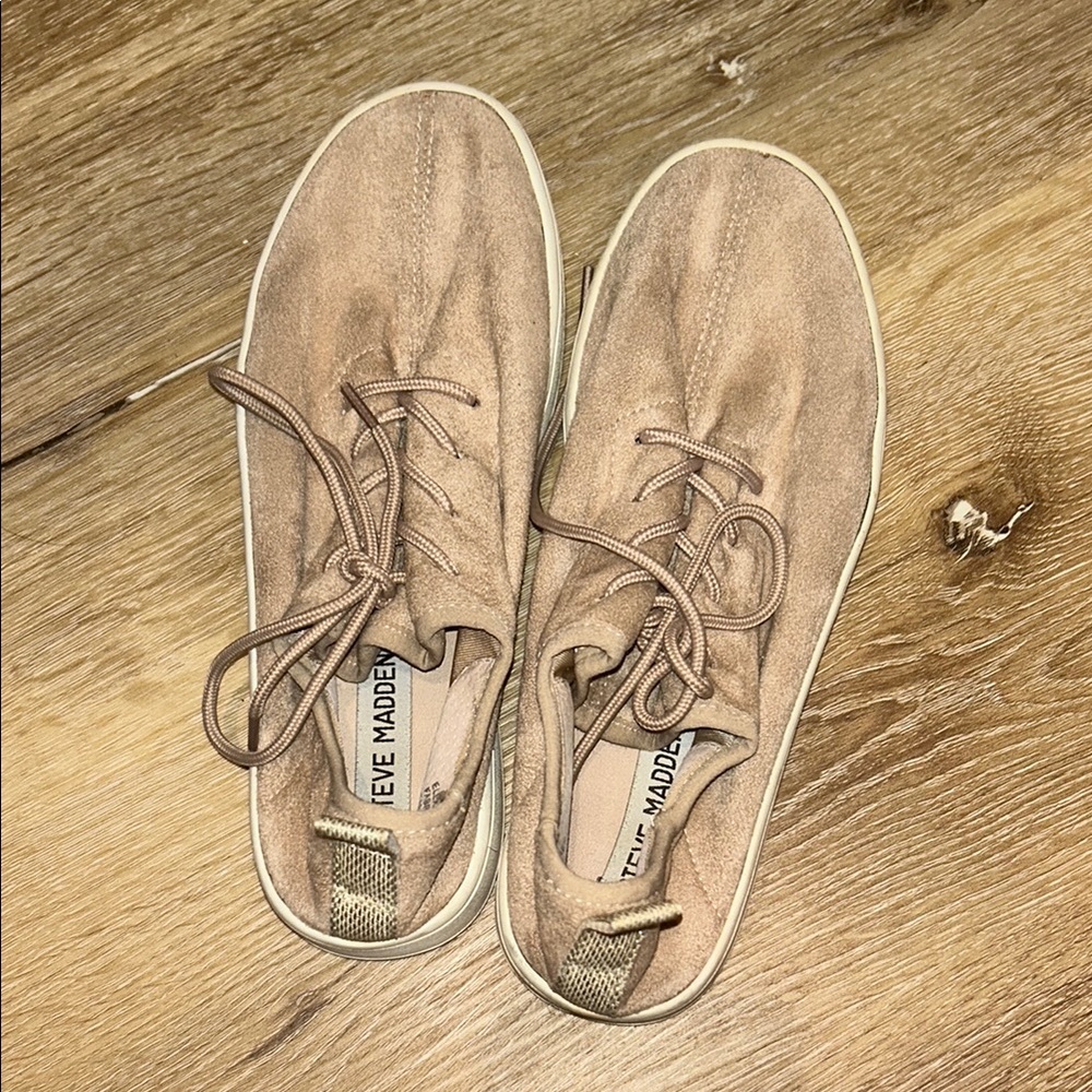Steve Madden Tan Sneakers Minimalist Suede Design